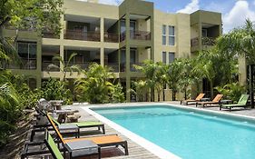 LOL-HA Hotel Boutique Aeropuerto Cancún